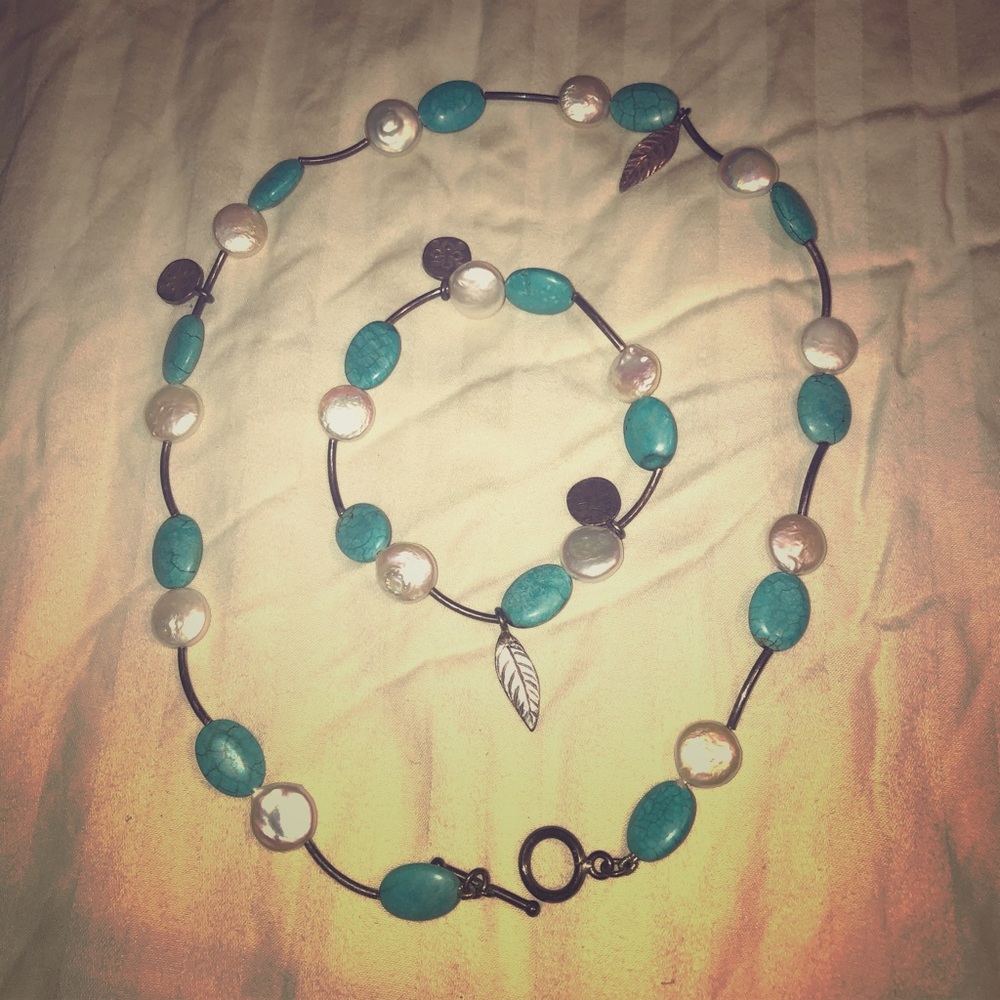Turquoise & Pearlescent beaded necklace & bracelet